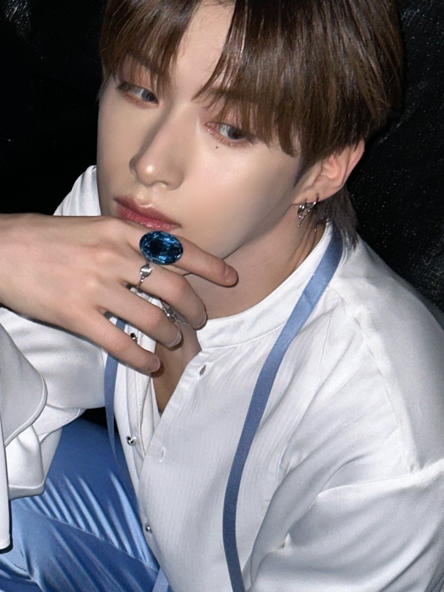official_ONEUS's tweet photo. [#시온]
오늘 원어스 컴백한다 가보자 달님들!!🌏💜🌙 https://t.co/s5oDRdN9xy