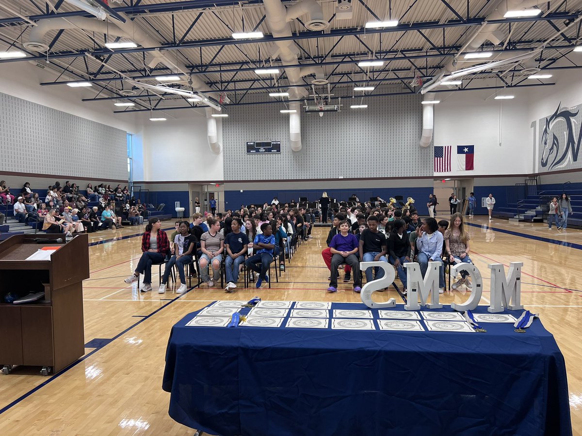 jaredpeters23's tweet image. Two awards ceremonies and a senior walk all before noon. 😴😅😴 It’s been a good day but at the end of the day, the day has to end! Good Night! ✌🏾 #MCMS