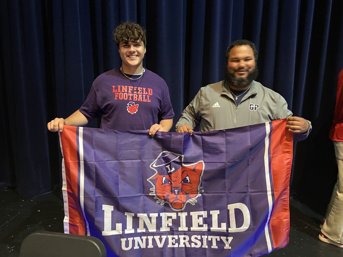 jackson_0556m's tweet photo. Inked in 🟣🔴 @LinfieldFB 

@shanedKeck @K_Jones71 @CoachSmithCats @coachbelliott @Coach__Barnes https://t.co/dMxd2TsUCF