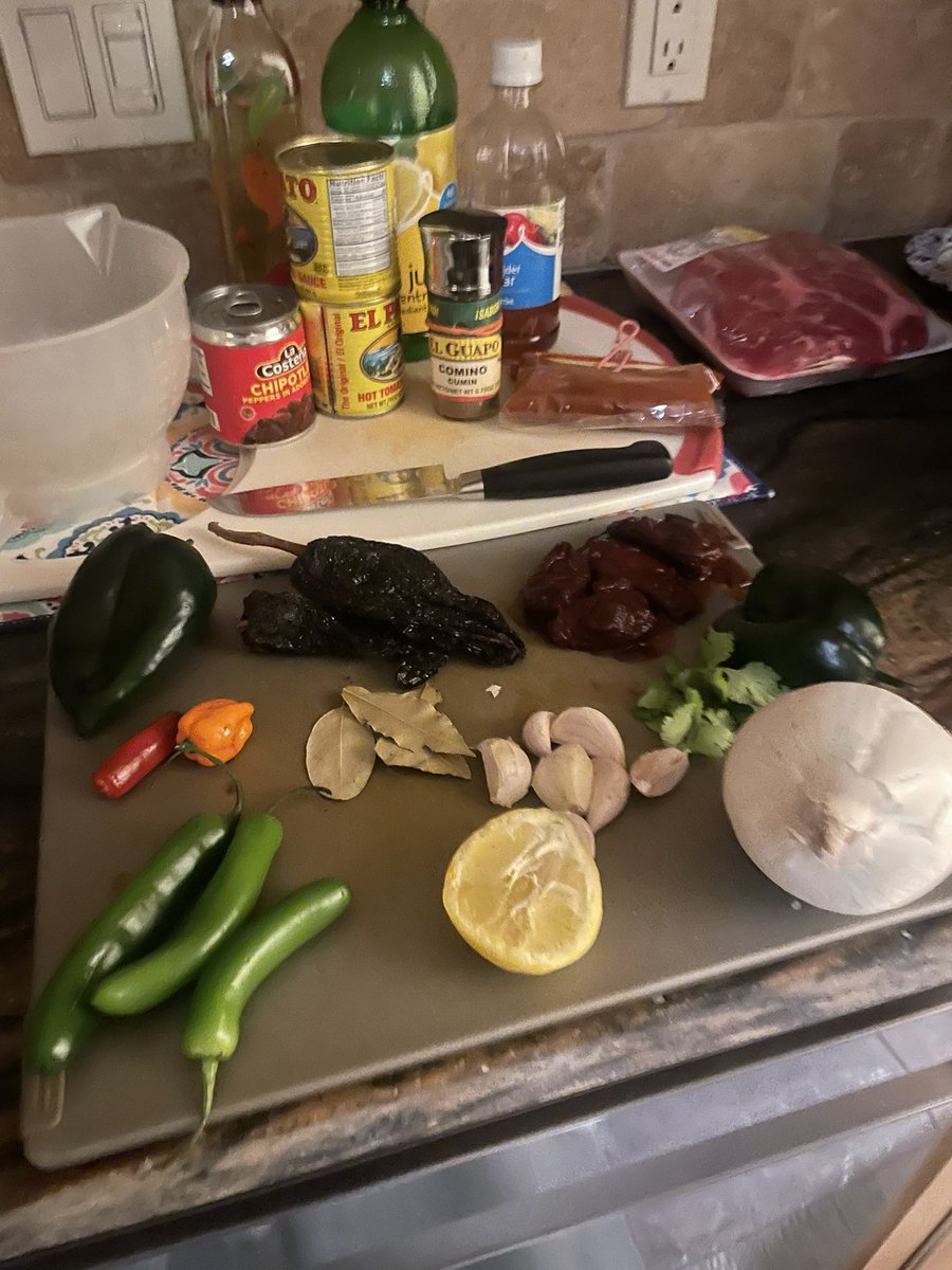 Did I post the whole process of the barbacoa with the recipe in the pics? Might have to do it with the full breakdown … lotta work, idk if I wanna type all that out 😂 .. that’s pretty much everything you need tho in one pic at the very beginning if you can figure it all out