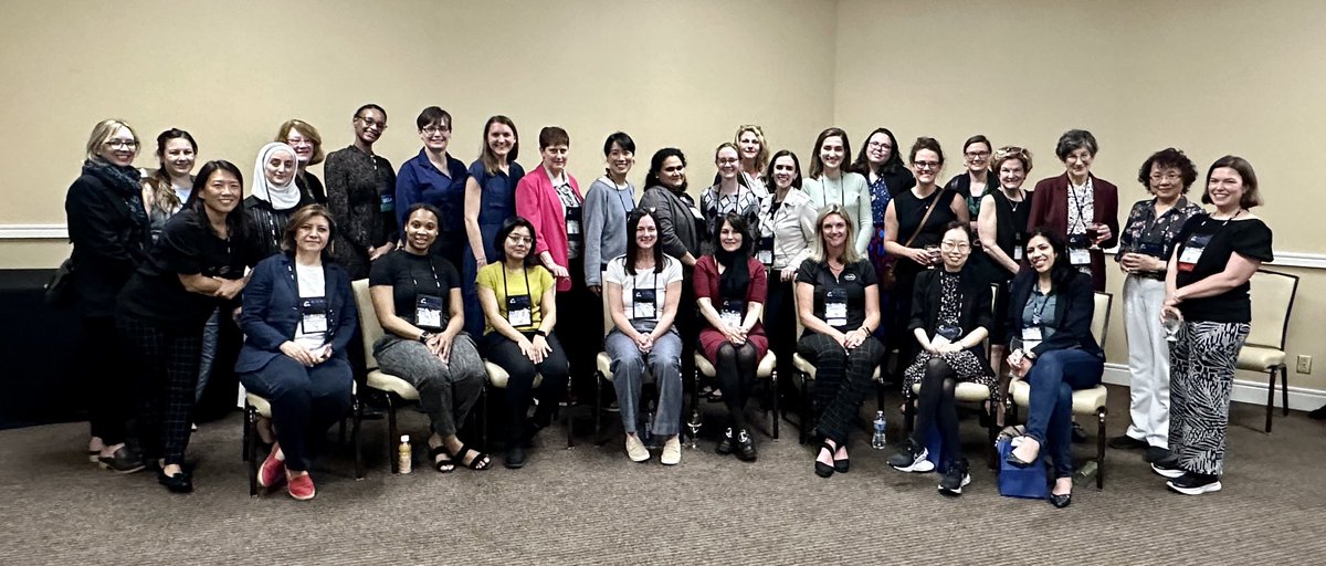 Paeanox's tweet image. Wrapping up a fantastic Women in Networking nightcap at the @pathbytes Informatics Summit! #pathologyinformatics #clinicalinformatics #informatics