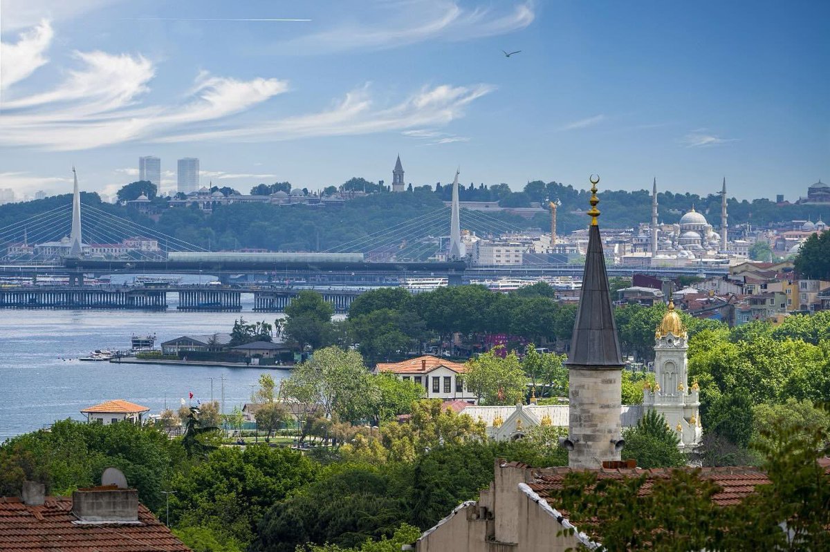 Günaydın … İstanbul by S. Barki