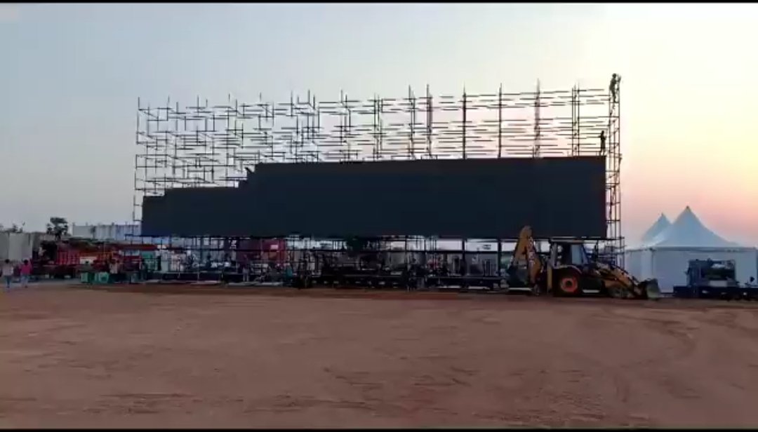 Huge Stage getting Ready for the Event 
Cant wait for the Rebelstar Darshanam 🦁

#Kalki2898AD #Prabhas #Bujji