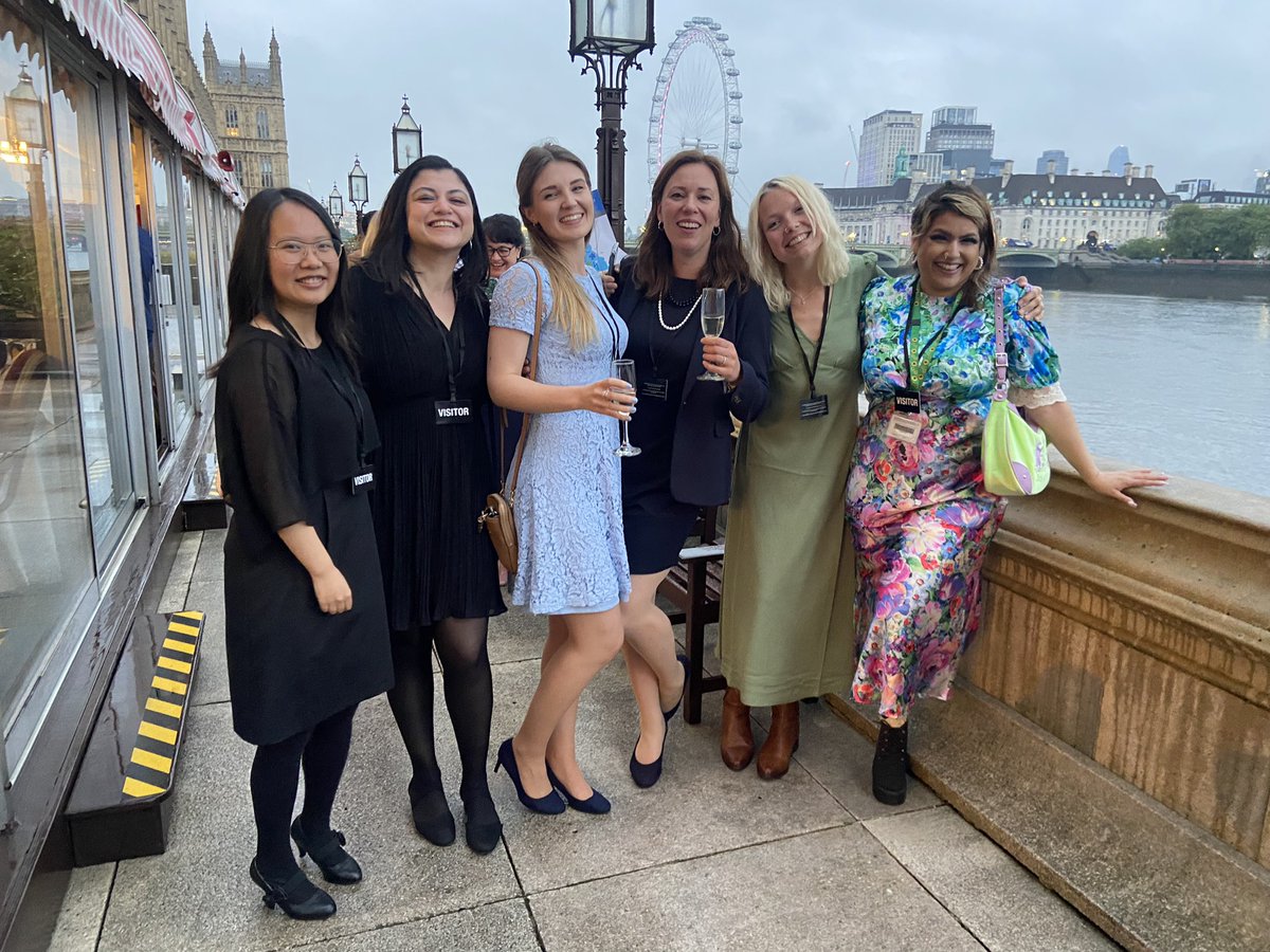 Thank you <a href="/LearnusUK/">Learnus</a> for the invitation <a href="/UoL_CEN/">Centre for Educational Neuroscience</a> had a great time celebrating your 10th anniversary and accomplishments and here is to the next 10 years and many more collaborations to help children learn!