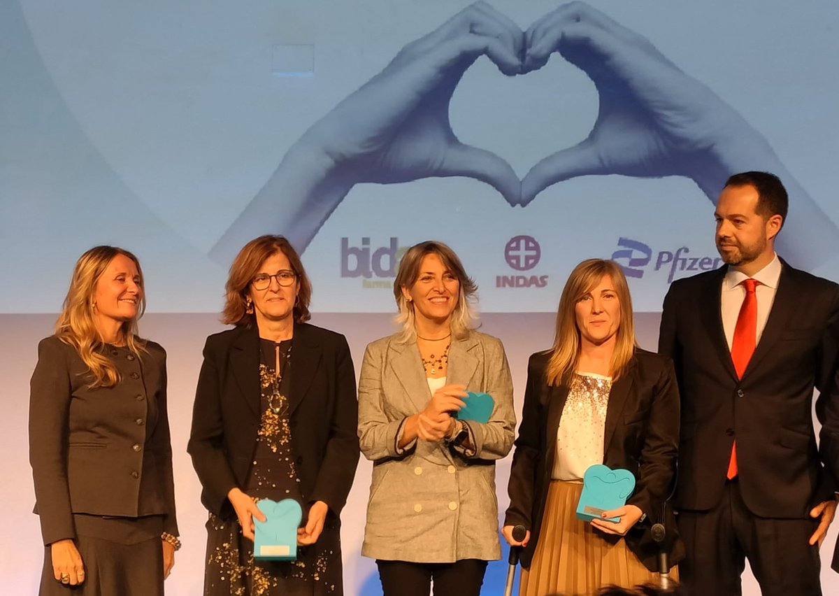 Gracias <a href="/diariomedico/">Diario Médico</a>  por el premio #admirable2024 y por alentarme a continuar ofreciendo unos excelentes cuidados a los pacientes y cuidadores de terapia  CAR-T <a href="/hematoclinicbcn/">Hematologia Hospital Clínic Barcelona</a> <a href="/hospitalclinic/">Hospital Clínic</a> #ipaCART