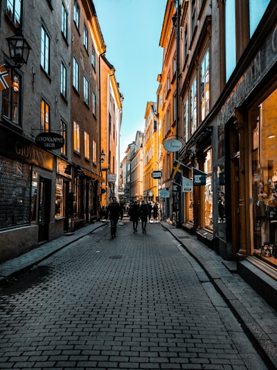 Oğuzhan Dönmez ©️ Unsplash |  #photography #streetphotography #sweden #stockholm #websitebuilder