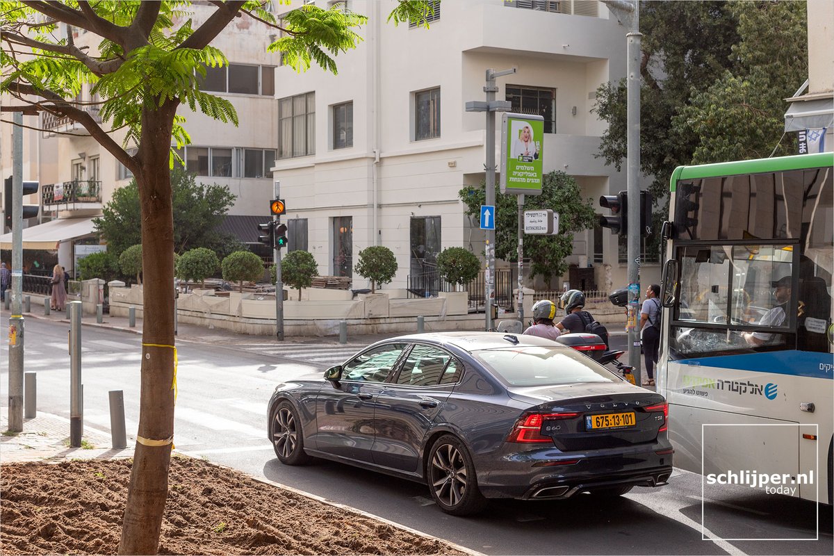 Where: Tel Aviv, Sderot Rothschild, Yavne When: 20 05 2024 17:16 What: #TelAviv #Volvo #VolvoS60 #carsTLV