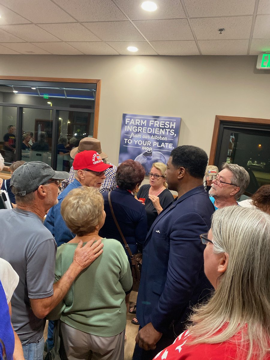 Engaging with the Patriot voters. Encouraging them to embrace true America First Candidates  and reject establishment prop ups. #jeronedavisonforcongress #azcd4