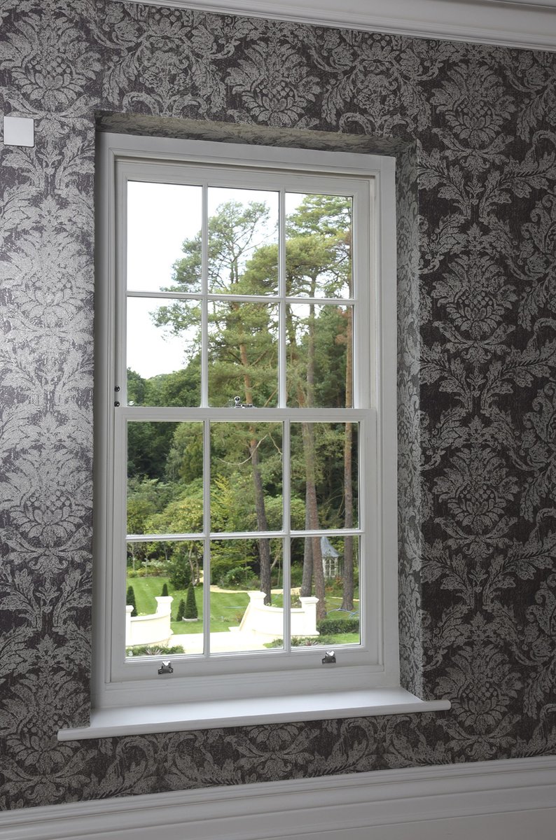 MumfordWood's tweet image. We can't decide what is more extravagant - this wallpaper or these beautifully landscaped gardens? All framed with a classic timber sash window... what do you think? 

#sashwindows #ukjoiners #timberwindows