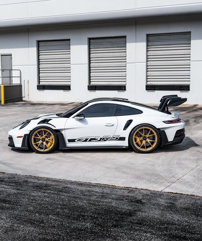 Jordan92338366's tweet image. 992 Weissach GT3RS in PTS Carrera White 🤍