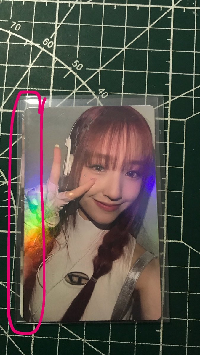 parksoju___'s tweet photo. @bangbreadyunha @UNIS_offcl Ito po, yung nasa ilalim is Album PC.
Ngayon ko lang din napansin. 🥹 https://t.co/tO1GkA8OGv