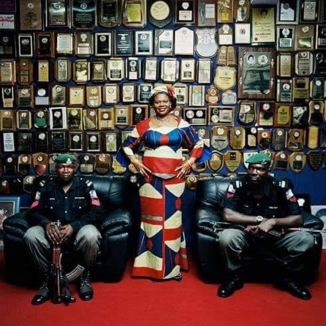 This Story is about Late Prof Dora Akunyili. 
The incorruptible former DG of NAFDAC who fought doggedly to eradicate unsafe products.

From 2001-2006, she reduced fake drugs circulation from 80% to 15%.

Some things you need to know about her 

Repost to educate someone