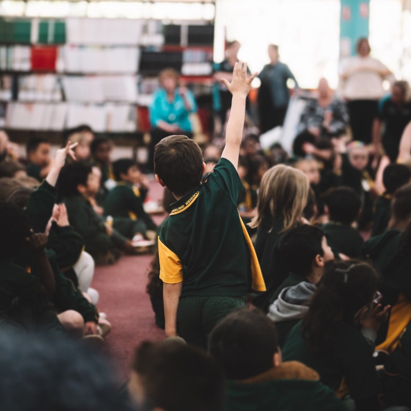 unisqaus's tweet photo. Bookworms at your service... 🐛

What a turnout we had at our Toowoomba campus today for the annual National Simultaneous Storytime.

This year's book: @AuraParker's Bowerbird Blues! 

#NSS2024 l @ALIANational 💙