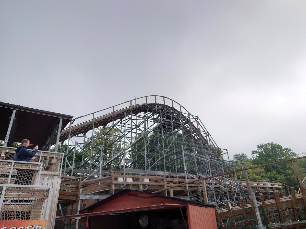 maxm097's tweet photo. #CFGrandParisTour Tag 3: Wir sind zum Saint Paul Park gefahren. Ein gut thematisierter Park. Hier komme ich gerne wieder, auch um unseren ersten Lostcount dieser Tour noch zu holen. Zudem gibt es mit Wood Express noch einen sehr guten Woodie. https://t.co/2UcGKgBGEg