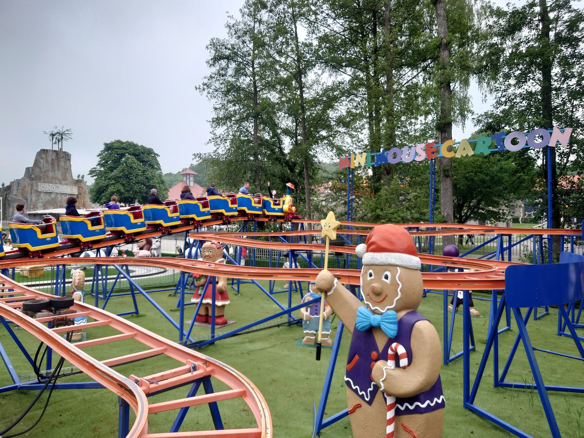 maxm097's tweet photo. #CFGrandParisTour Tag 3: Wir sind zum Saint Paul Park gefahren. Ein gut thematisierter Park. Hier komme ich gerne wieder, auch um unseren ersten Lostcount dieser Tour noch zu holen. Zudem gibt es mit Wood Express noch einen sehr guten Woodie. https://t.co/2UcGKgBGEg