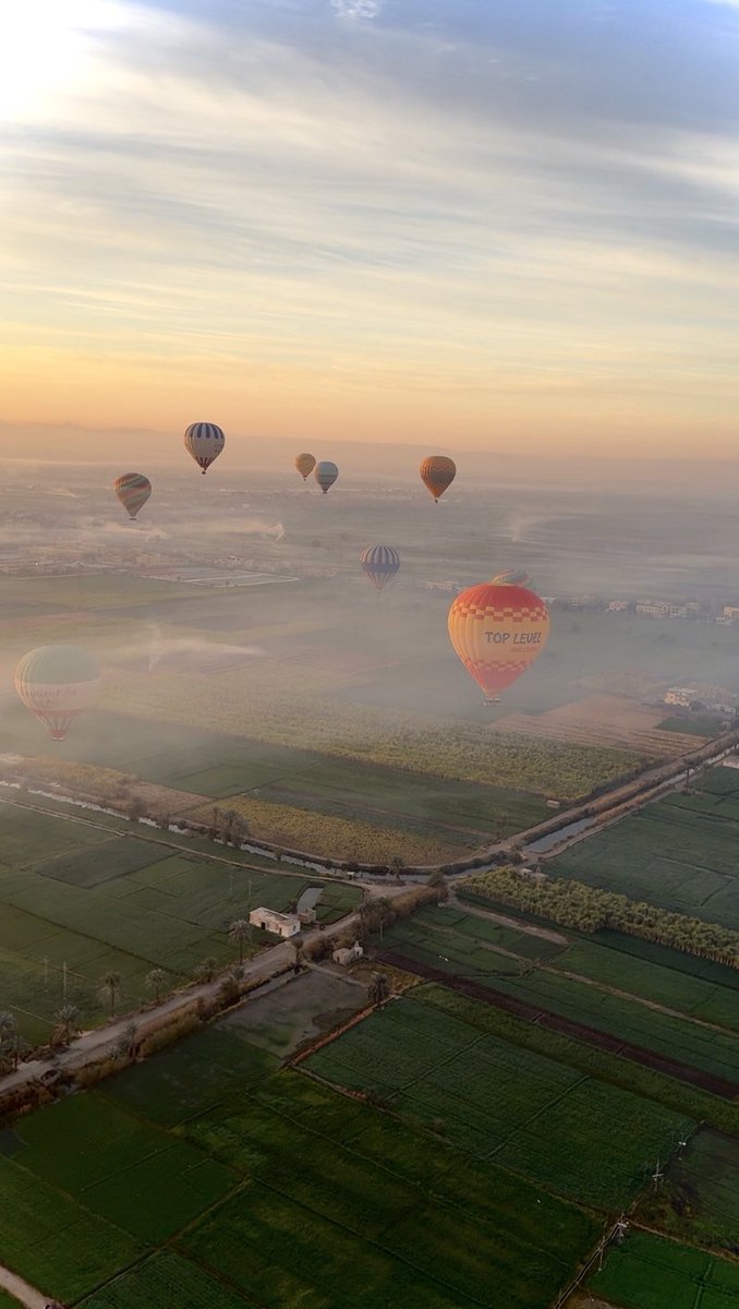 Morning from Luxor, Egypt 🇪🇬🔆

A trip with a hot air balloon 🎈