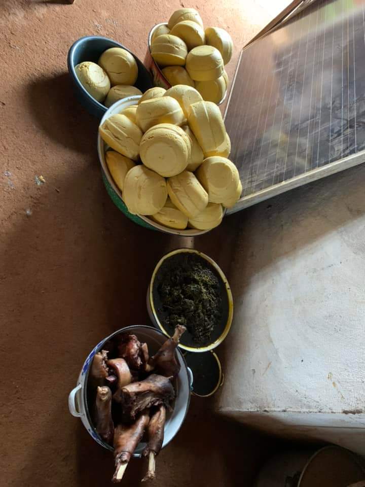 Breakfast of a farmer 🚜 😋

Fufucorn and Bitterleaf soup 🍲 with lots of meat 🍖

PS: Mekaf village (in the Fungom Sub-Division) Fufucorn is not strong. Just in case anyone comes around with the funny perception that it is.