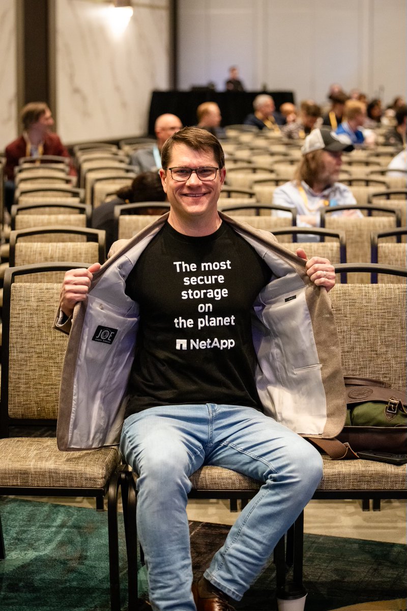 nehamehendale's tweet image. #NetAppConverge was ELECTRIC! ⚡️

Not only did we unite our global sales force to launch FY25 with a BANG, we also unveiled our MOST AMBITIOUS product launch to date — the ultimate intelligent data storage, ready for the #AI era.

ntap.com/3UPdrnP ntap.com/44QFbx0