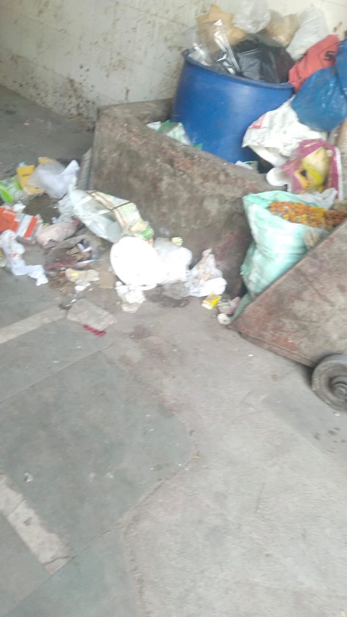 cavishalpandey's tweet photo. @LtGovDelhi @OberoiShelly @CitySpzone It is insensitive & lethargic approach of @MCD_Delhi who in gross violation of their duties do not conduct cleaning & sanitation regularly at Kothi Kaniya Lal, Behind Pili Kothi, Delhi-06 & the said place has become unhygienic. Shame #MCDCare https://t.co/60zH4juhLf