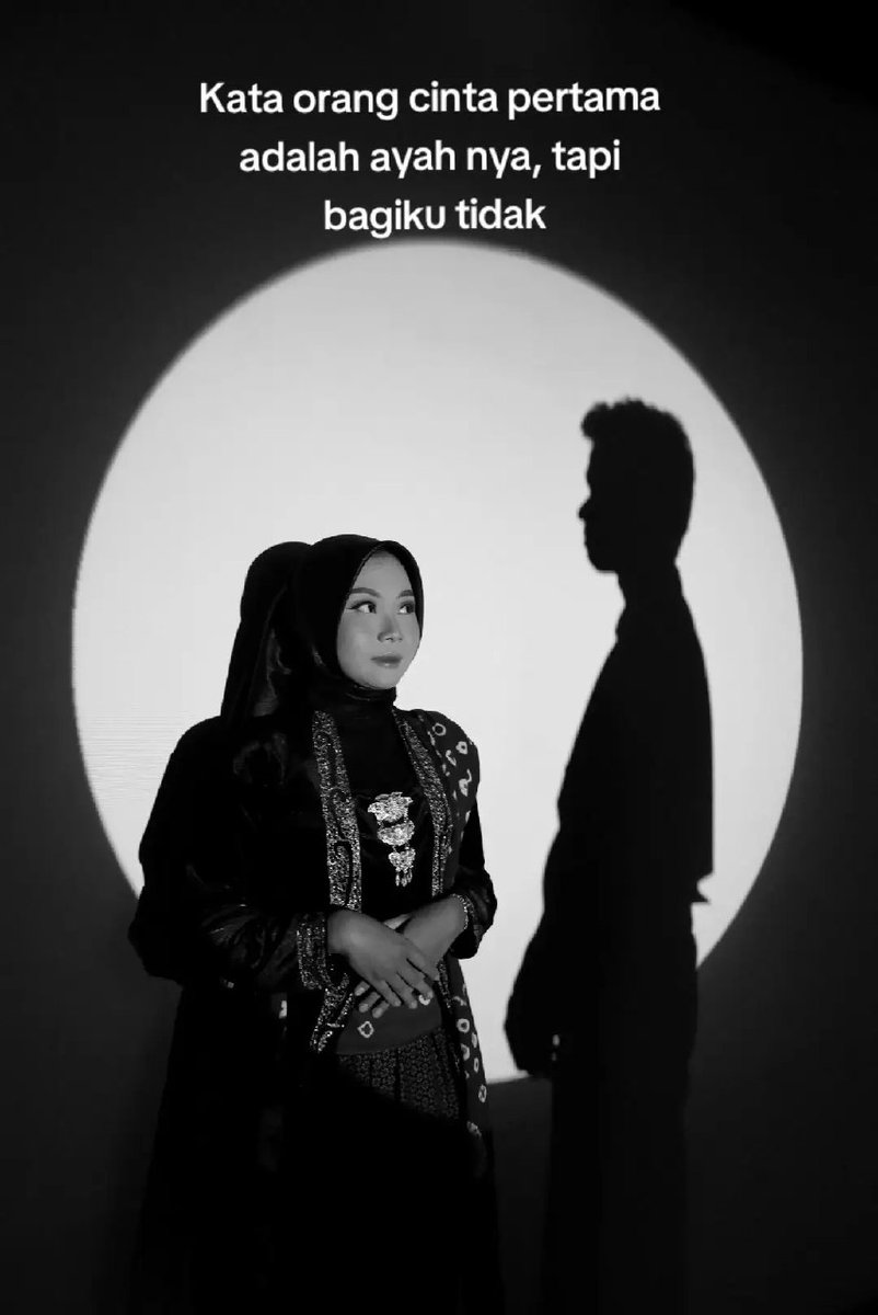 knh_undercover's tweet photo. Mb kamu hebat, kamu kuat, semoga pernikahanmu lancar dan rumah tanggamu Allah ridhoi ya🫶
Thread mengandung bawang😭😭😭 https://t.co/1eQfkHF05A