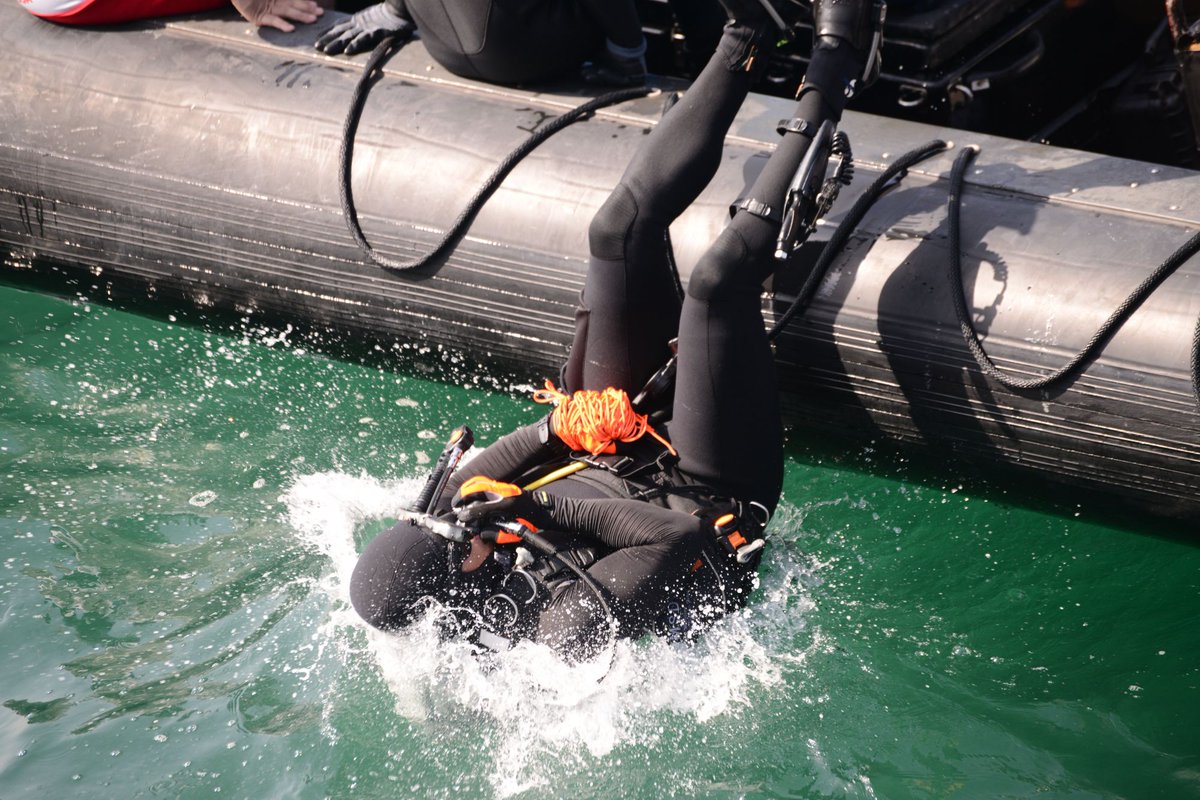 今日は #スクーバダイビングの日 ということで海上自衛隊の潜水員をご