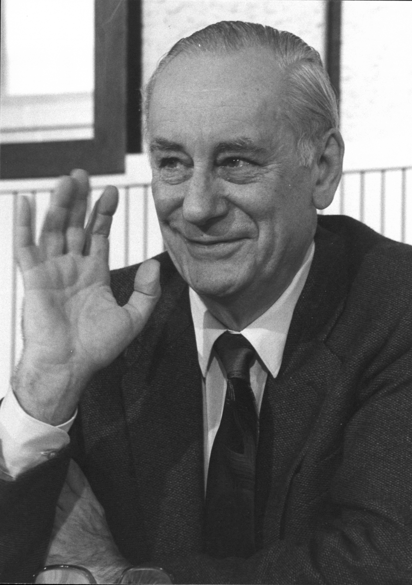 Jacques-René Rabier (1919-2019) worked as Jean Monnet's Head of Cabinet. 

Later appointed Director-General of Information & Special Adviser to the #EuropeanCommission, in 1974 he launched #Eurobarometer, widely used today to measure opinions across Europe.

#EUtrivia #EU 🇪🇺