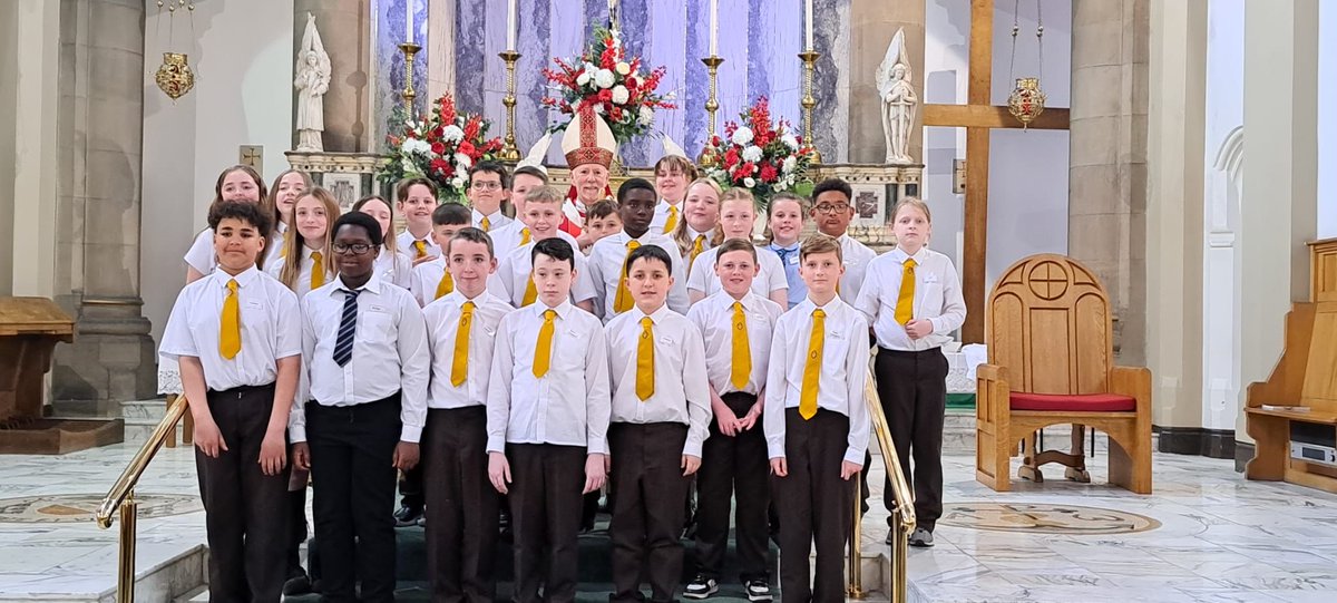 Congratulations to our P7 children who were Confirmed last night, a beautiful service &amp; the children were wonderful! 🤎💛