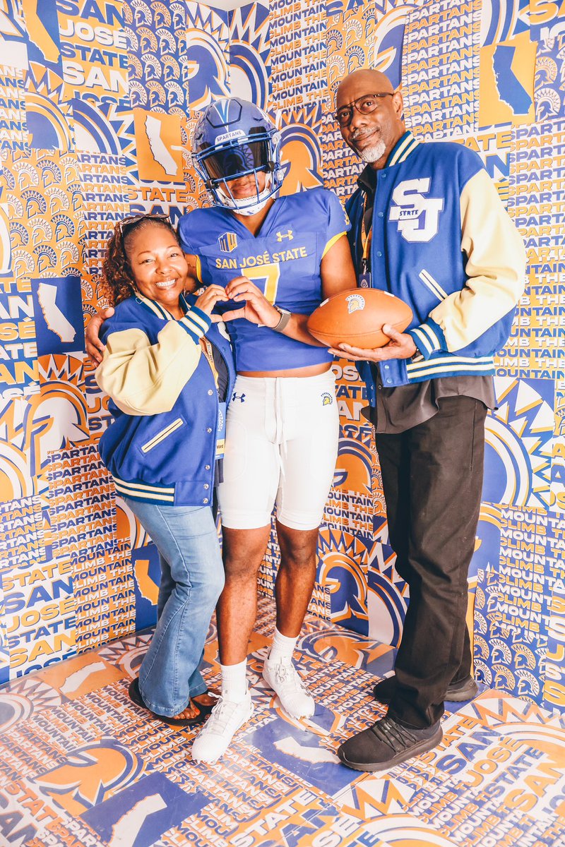 XMW12_'s tweet photo. Blessed to have the opportunity!
Let’s go @SanJoseStateFB ! https://t.co/j9Lu2fTzfr