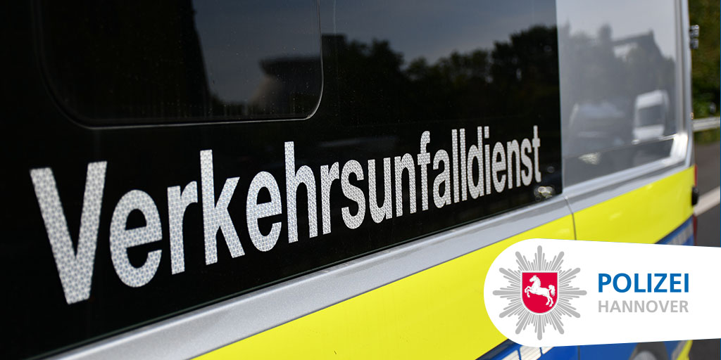 🔵 Motorradfahrer bei Unfall schwer verletzt 🔵 Ein 47-jähriger Motorradfahrer wurde am Samstag auf der B6 schwer verletzt, als er durch die Rettungsgasse fuhr und gegen ein haltendes Fahrzeug prallte. Zwei weitere Personen wurden leicht verletzt. 💻 fcld.ly/rbjb2dw