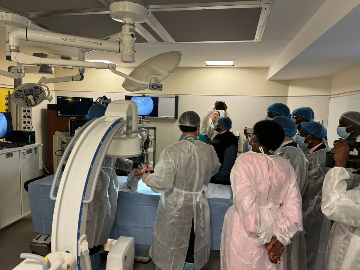 The Hon. Minister @JaneRuth_Aceng and the Ambassador of the Republic of Korea have launched a state-of-the-art Endoscopy Centre and a top-notch Minimally Invasive Theatre in Mulago.
