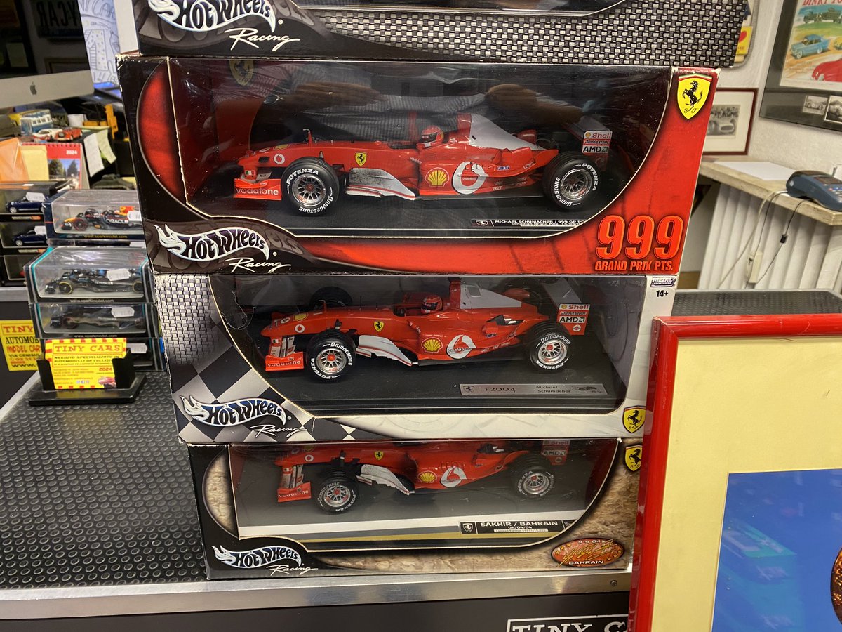 Hotwheels Ferrari F1 Michael Schumacher scala 1:18 anni 2000 2001 2002 2003 2004 #ferrari #ferrarif1 #michaelschumacher #f1 #hotwheels #scala118 #scale118 #diecast #sign #signed #signedmichaelschumacher