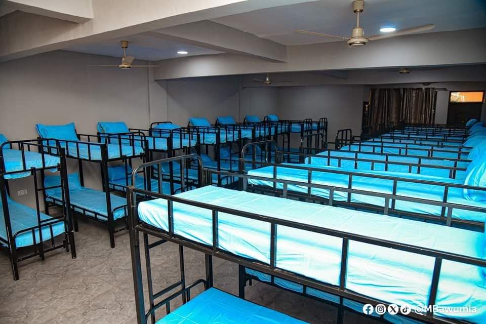 mmachuckwu's tweet photo. H.E. Dr. Mahamudu Bawumia inaugurates a Multi-purpose Residential and Training Center for head porters, enhancing the Kayayei Empowerment Programme." #Empowerment #Kayayei #CommunityDevelopment https://t.co/jWZxO3mXAj