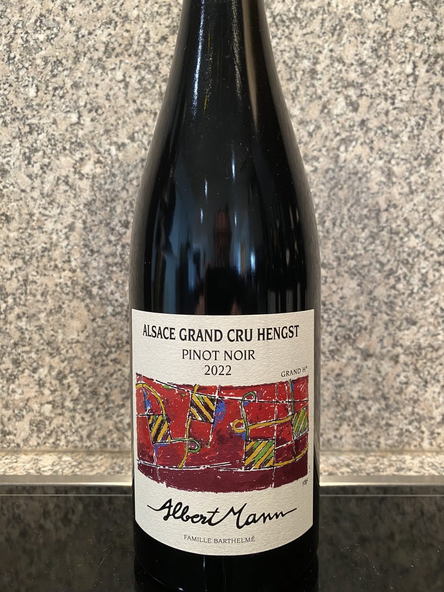 Who’s excited for an #Alsace #GrandCru #pinotnoir? 2022 is the first vintage that Alsace Grand Cru is open for pinot noir, and this is a great example from Albert Mann with aromas of summer flowers and berries, giant depth, and refinement. Read more here: jamessuckling.com/wine-tasting-r…