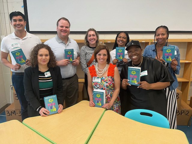 EverybodyWinsGA's tweet photo. Thank you, Be Nation Group of @LiveNation and @ClydeCoNews (Atlanta), for reading to @APSGardenHills students! They loved it and you left a lasting impact!
#EWA #EWAtlanta #literacy #atlantanonprofits #reading #mentoringmatters #volunteer https://t.co/u77GSv2B0q