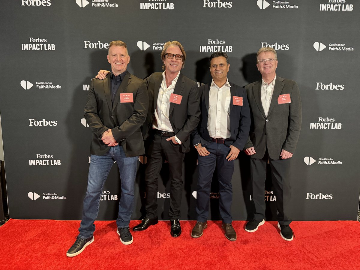 Welcoming new leaders to @CSharpCorner! <a href="/brianhogan10/">Brian Hogan</a> steps in as Chief Investment Officer, while Peter Rafferty joins as Senior Strategy Advisor. Exciting times ahead!

Read more: tinyurl.com/5br8v8tv

#CSharpCorner #Leadership #TechGrowth #GlobalCommunity #Globalgrowth