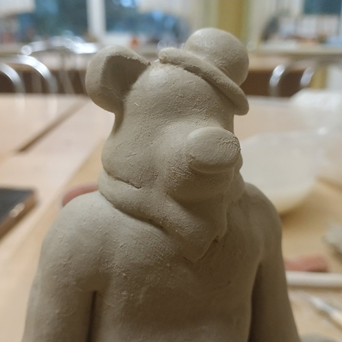 Now it will be Angus🐻👓

#furry #nitw #nightinthewoods #ceramic #clay