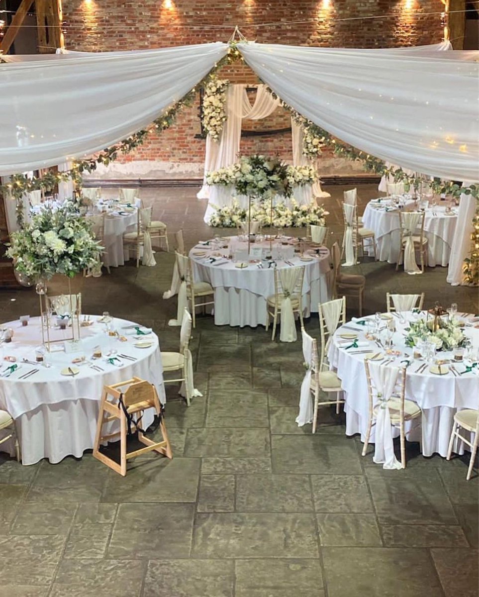 Spring time vibes for this beautiful wedding here 🤍🌿💚