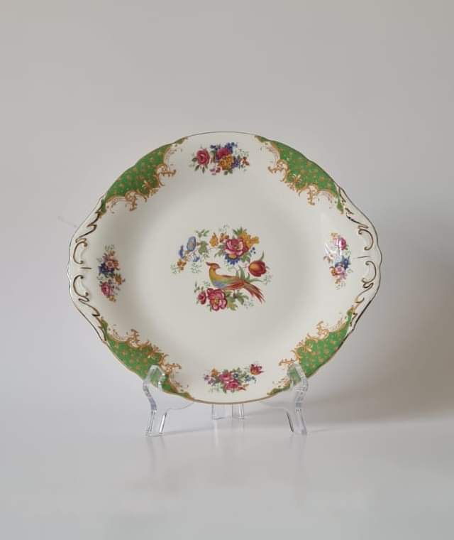 CollectCurios's tweet image. Collectable Curios' item of the day...Vintage Paragon ‘Rockingham’ Cake Plate

collectablecurios.co.uk/product/vintag…

#Paragon #Rockingham #CakePlate #BiscuitPlate #Collector #Antiquing #ShopVintage #Home #SupportLocal #StGeorgesBelfast #StGeorgesMarket #StGeorgesMarketBelfast #Market