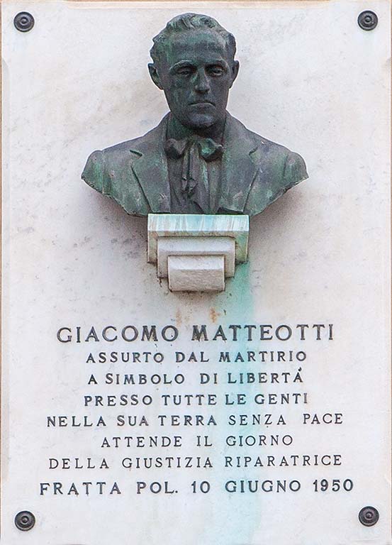 Il #22maggio 1885 nasceva #GiacomoMatteotti. Figura simbolo dell'antifascismo. Socialista riformista con #FilippoTurati, denunciò più volte in Parlamento le violenze fasciste ed i brogli alle elezioni del 1924. E fu ucciso. Il suo nome è il settimo nella toponomastica d'Italia.