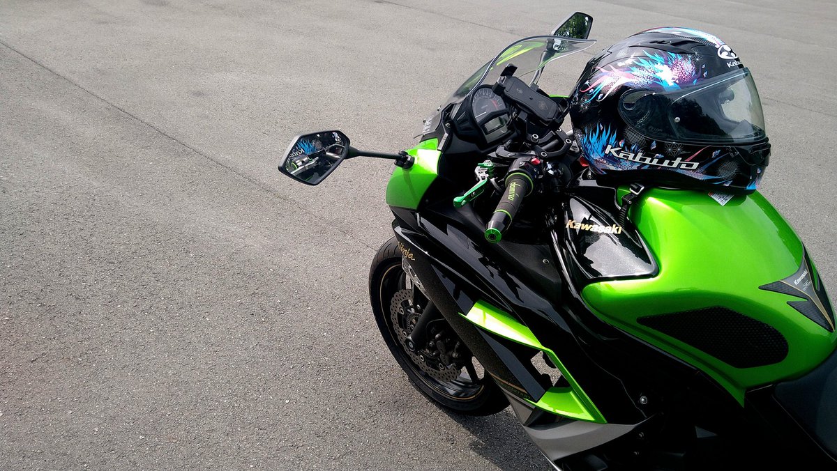 k1515Ninja's tweet image. そうそう、ヘルメット買い替えました✨
古くなった前のメットと比べて軽いし、風切音も少ないし。インナーサンシェード付いてるし…etc
結構いいかも😉
#OGKKABUTO #Kamui3 #ninja
