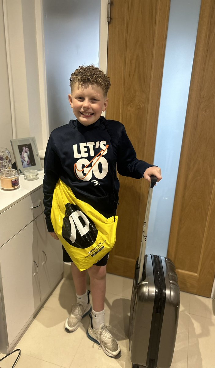 Hoping this one has the best time on his residential (despite the weather) @MrsHickmanSTM he’s all yours 🤣🤣 @StThomasMoreAlk #Y6 #PGL #robinwood