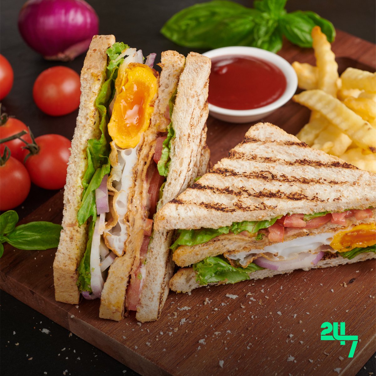 Healthy egg sandwich, prepared with fresh tomato, onions and crisp lettuce. A grilled delight.🍳🍅🥬🧅

#eggsandwiches #baconsandwiches #organicvegetablesdubai #vegetablesalads #healthysaladdubai #chefspecialdishes #culinarymaster #farmfreshsupplies #247yield #247yielddubai