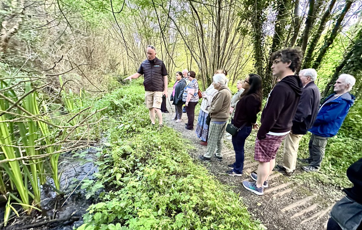 Last evening on a wonderful walk through Enniskerry with the inspiring Justin Ivory of ⁦@WatersProgramme⁩ talking all things water - biodiversity, quality & climate. Thanks Anita of Tidy Towns 💦🏡