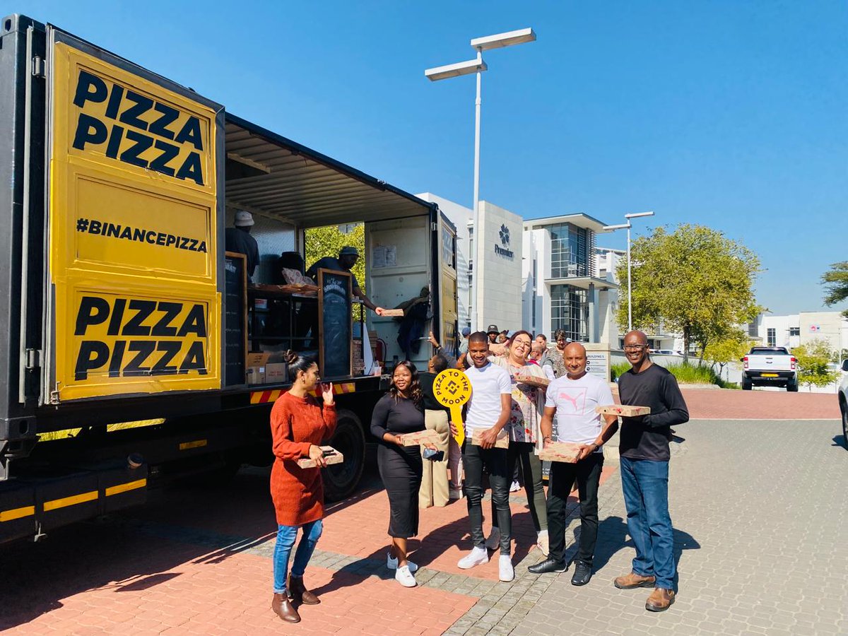 Our first stop for Bitcoin Pizza Day brought us to South Africa 🇿🇦 We took the #BinancePizza truck for a spin around the city and gifted boxes of pizza to the community! 🍕 See you at the next one 🤝
