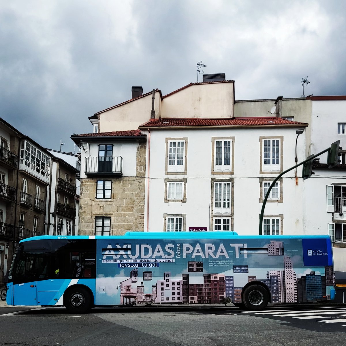 #AxudasFeitasParaTi #Vivenda #XuntadeGalicia #SantiagodeCompostela #PublicidadExterior #AutobusesUrbanos #FormatosExclusivos #FormatosEspeciales #YagosPublicidad #LaBuenaPublicidad #ooh