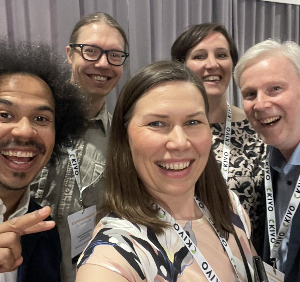 Tänään Lahdessa <a href="/SuomenKIVO/">Suomen Kiertovoima</a> #kiertotalouspäivät♻️On ilo päästä kertomaan Lahden ympäristötyöstä 200:lle kiertotalous-ja jätelain asiantuntijalle. Lauteille pääsee myös mm. <a href="/miirariipinen/">Miira Riipinen 🌱🏳️‍🌈🇫🇮❤️🇺🇦🇪🇺♻️</a> <a href="/JarmoMuurman/">Jarmo Muurman</a> Hannu Savolainen

Hostina vekkuli Sean Ricks 💥
#kiertotalous <a href="/LahdenKaupunki/">Lahden kaupunki / City of Lahti</a>