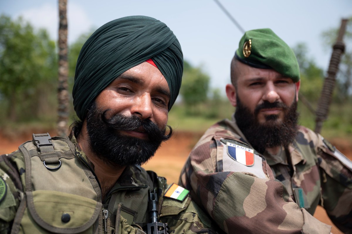 Indian Army Soldier of 22nd Rajput Regiment with legionnaires of the 13th DBLE during ongoing Exercise #Shakti b/w France & India 🇮🇳🇫🇷

Moustache & Beardo Guys 🧔