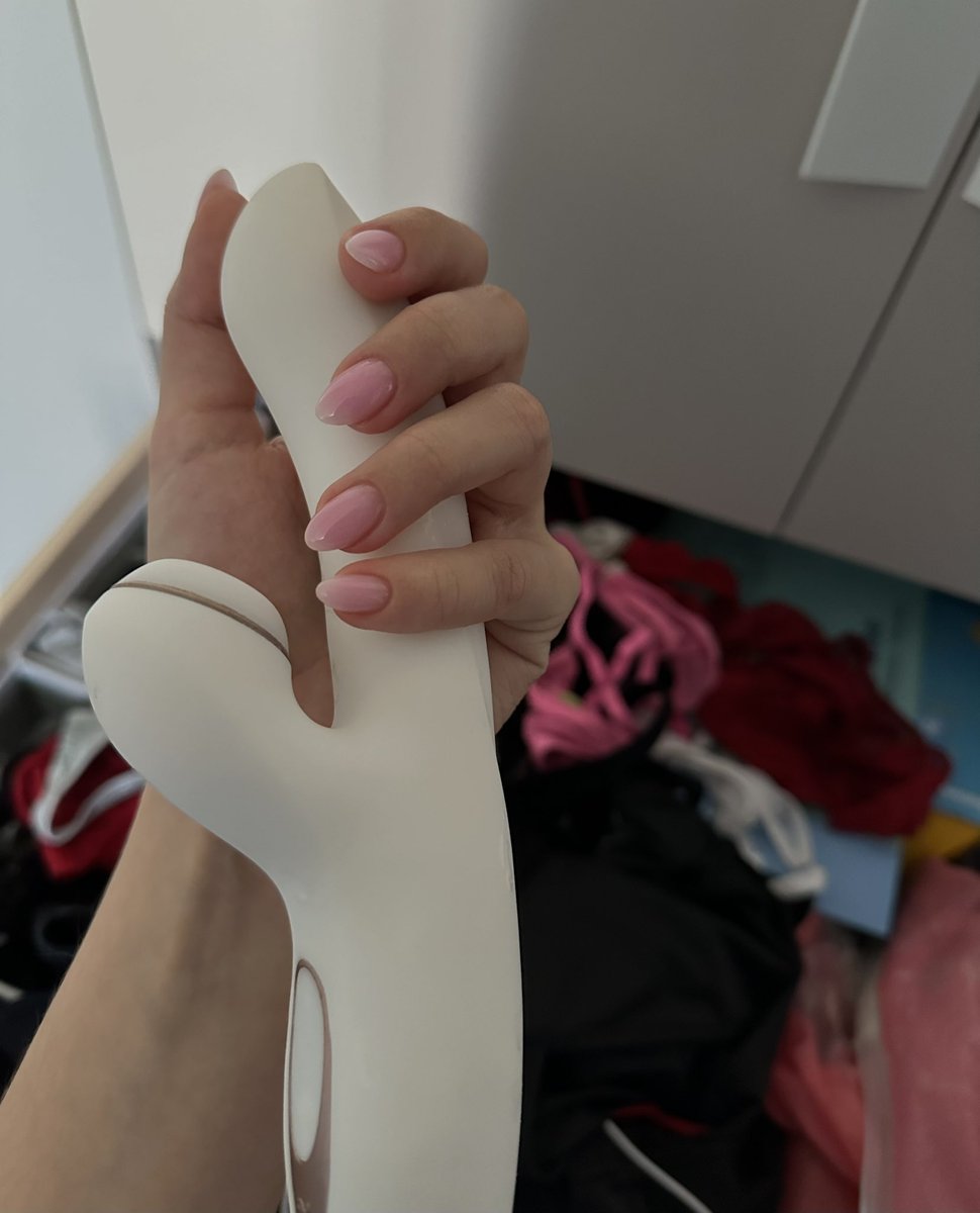 оцените новый маникюр