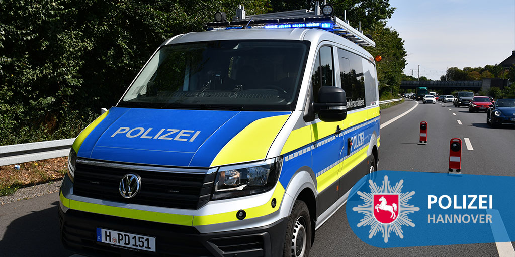 🔵 23-Jähriger nach Verkehrsunfall auf der #B65 verstorben 🔵 In der Nacht von Dienstag auf Mittwoch ist ein 23-Jähriger nach einem Unfall verstorben. Er war zuvor alleinbeteiligt auf der B 65 mit seinem Auto verunglückt. Weitere Infos 💻 fcld.ly/h4jampe