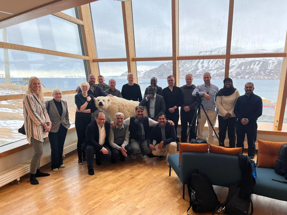 The study tour in Norway spent the morning with the Deputy Governor discussing the governance in Svalbard. A unique challenge in the harshest of climates. Thanks @Sysselmestern. <a href="/DefAcUK/">Defence Academy</a> #RCDS2024 <a href="/UKinNorway/">British Embassy Oslo 🇬🇧🇳🇴</a>